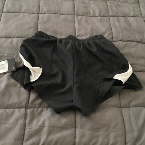 Nike Women’s Dri-Fit shorts - Picture 3 of 4